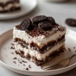 Easy No-Bake Christmas Dessert Lasagna with Oreo Crust That Will Wow Your Guests - Featured Image